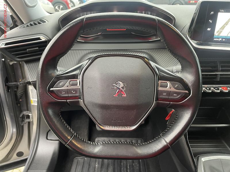 Peugeot 2008 (2020) 1.5 HDi, Active, navi, kamera - fotka 15 z 17