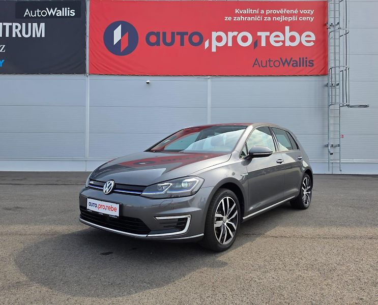 Volkswagen e-Golf 100kW Edition ACC 1.Maj DPH - fotografie inzerátu