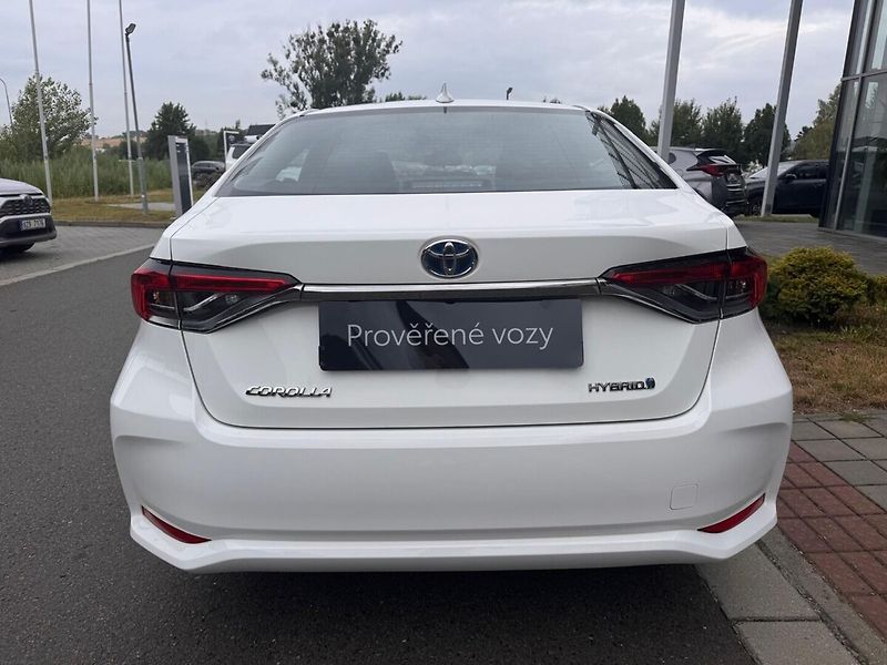 Toyota Corolla 1.8 Active - fotka 7 z 13