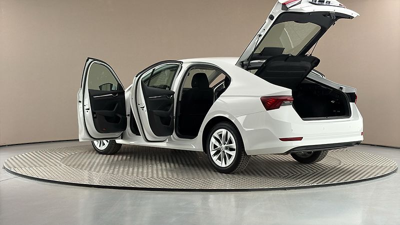 Škoda Octavia 2.0 TDI DSG Style - fotka 7 z 27