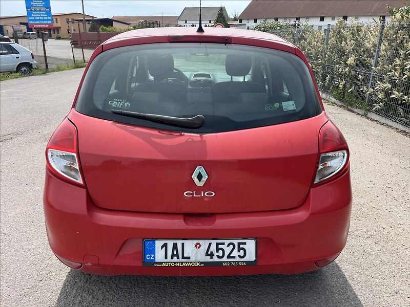 Renault Clio 1,2 i 48 KW ČR  STK 11/27 - fotka 7 z 29