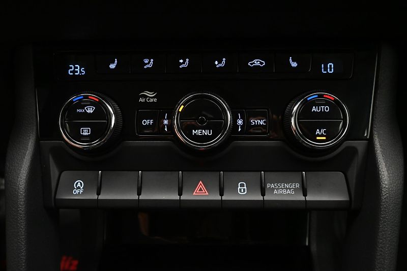 Škoda Karoq 1,5 TSI 110 kW Ambition Tažné - fotka 20 z 30