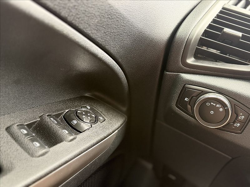 Ford EcoSport 2,0 TITANIUM 4X4 AUTOMAT - fotka 13 z 23