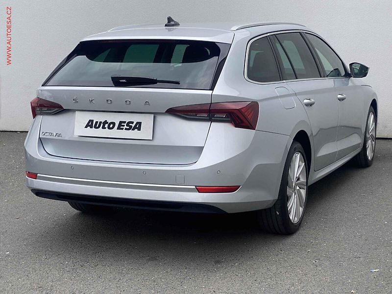 Škoda Octavia (2022) 2.0 TDi, ČR, Style, DSG, LED - fotka 4 z 17