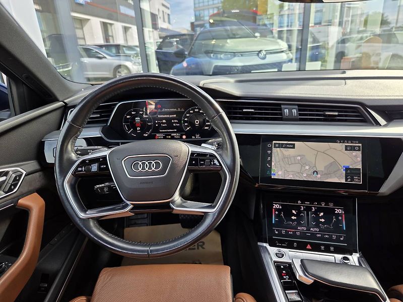 Audi e-tron (2021) Quattro 300kW Advanced - fotka 17 z 48