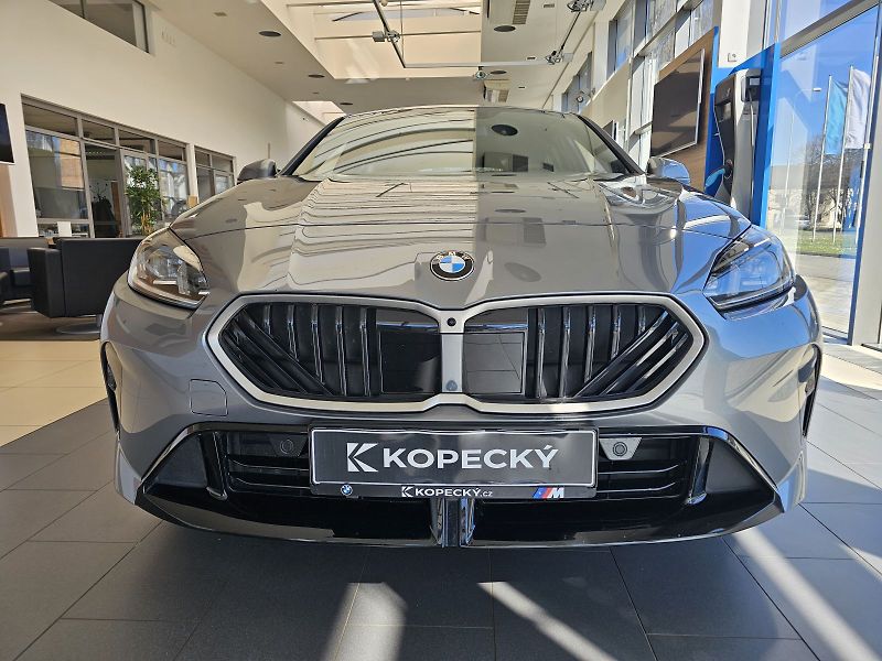 BMW Řada 1 1 Limousine 120 M Sport - fotka 3 z 28