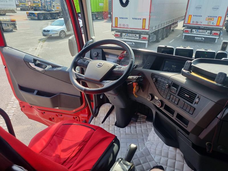 Volvo FH (2015) 13.500 E6 Automat lowdeck - fotka 7 z 9