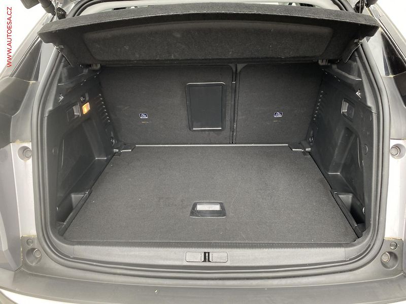 Peugeot 3008 (2021) 1.2PT, Allure, AT, LED, navi - fotka 7 z 20