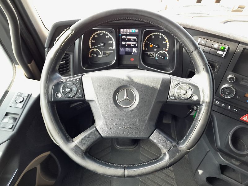 Mercedes-Benz Actros 1848 ADR Retarder - fotka 34 z 39