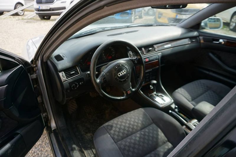 Audi A6 (2000) AVANT - fotka 3 z 23