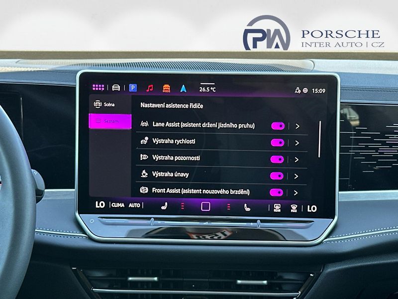 Volkswagen Passat Elegance 2,0 TDI 110 kW - fotka 20 z 23