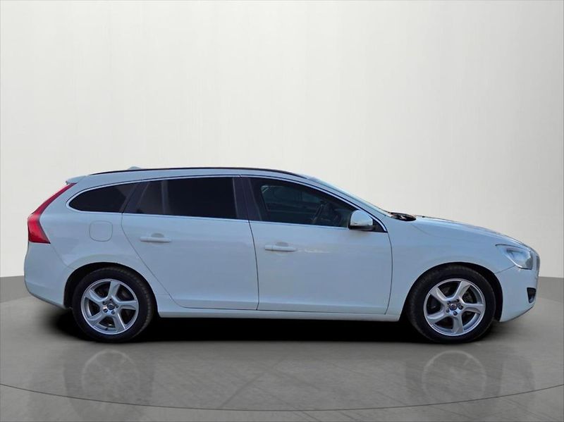 Volvo V60 2,0 120 KW D3 Automat tažné - fotka 5 z 27