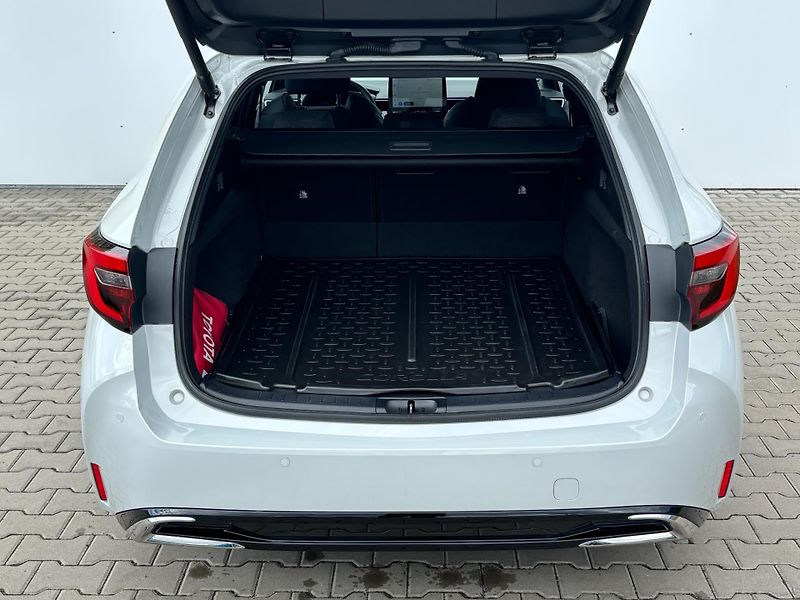 Toyota Corolla 1.8 HSD e-CVT Style Tech - fotka 10 z 28