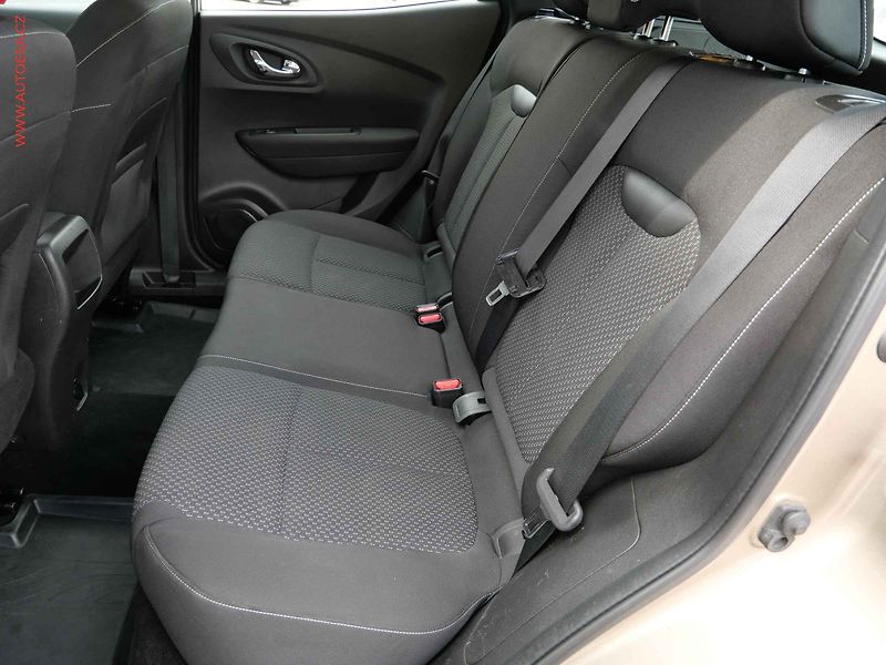 Renault Kadjar (2016) 1.2TCe, ČR, AC, tempo, park - fotka 10 z 18