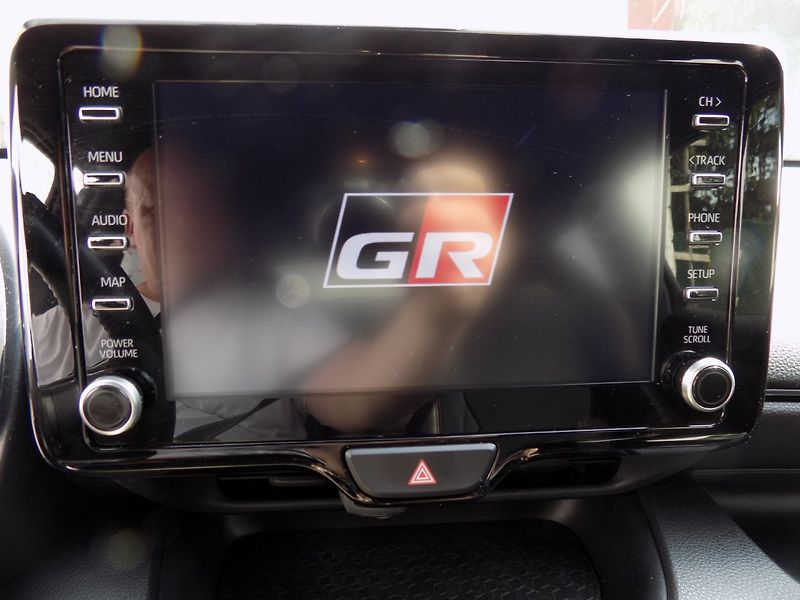 Toyota GR Yaris (2020) 1.6i/16V/FOUR/AWD/LED/ČR/ - fotka 26 z 32