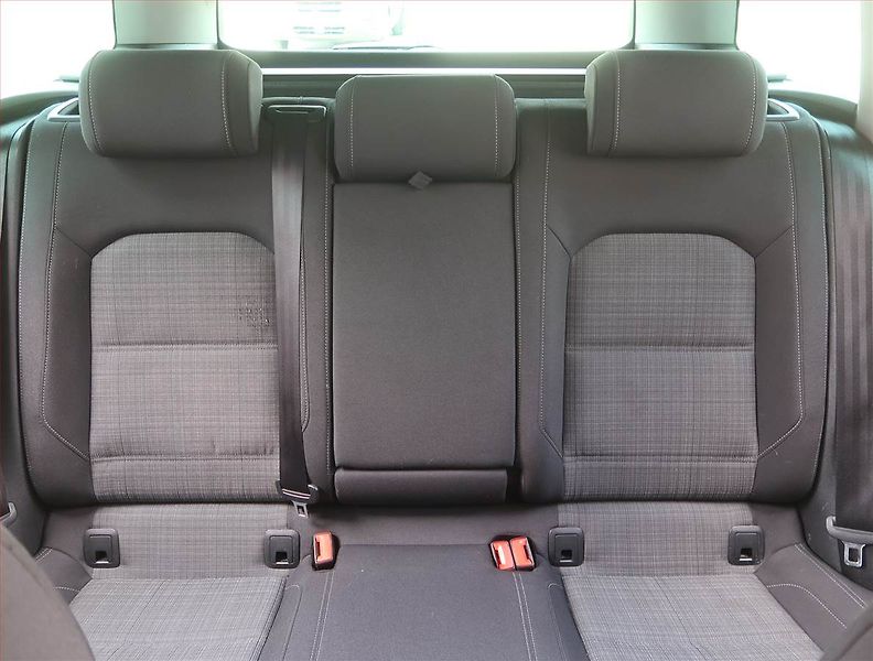 Volkswagen Passat (2021) Business 2.0 TDI, Automat - fotka 10 z 22