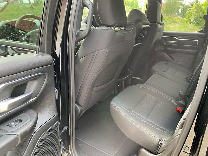RAM 1500 (2025) 1500 3.6 V6 - fotka 10 z 17