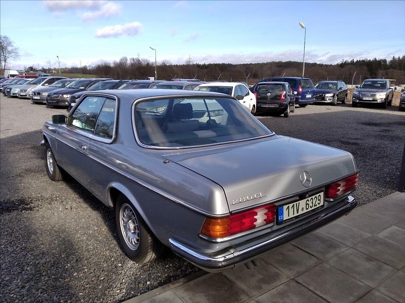 Mercedes-Benz 280 2,7 280 CE dostupnost 3 dny - fotka 5 z 11
