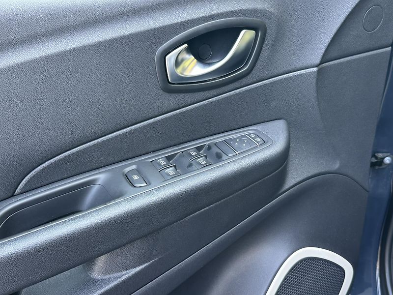 Renault Captur (2017) 0.9/66kW * KLIMA* 1.Maj.  - fotka 5 z 36