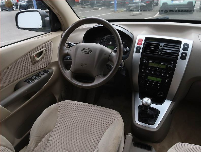 Hyundai Tucson (2007) 2.0 CRDi, 4X4, Serv.kniha - fotka 7 z 15