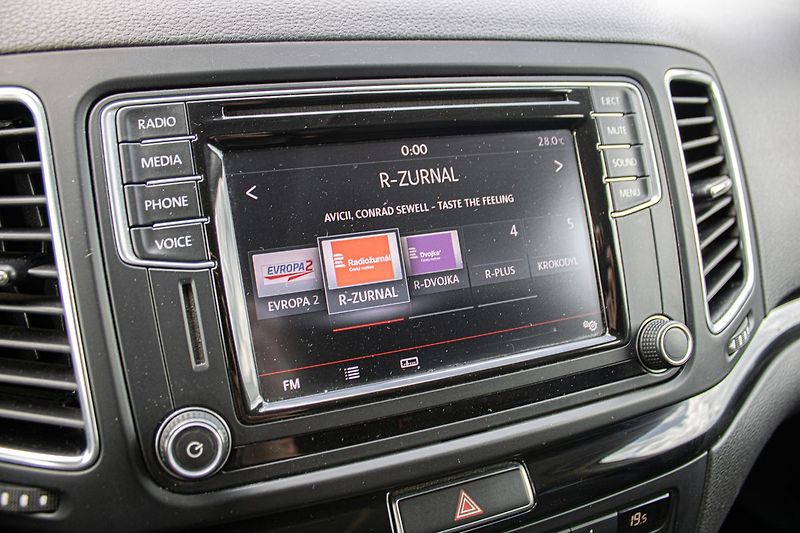 Volkswagen Sharan Highline - fotka 17 z 26
