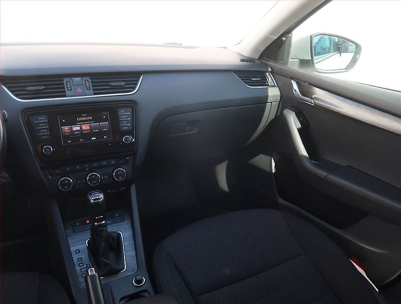 Škoda Octavia (2015) Scout 2.0 TDI, 4X4, Automat - fotka 8 z 20