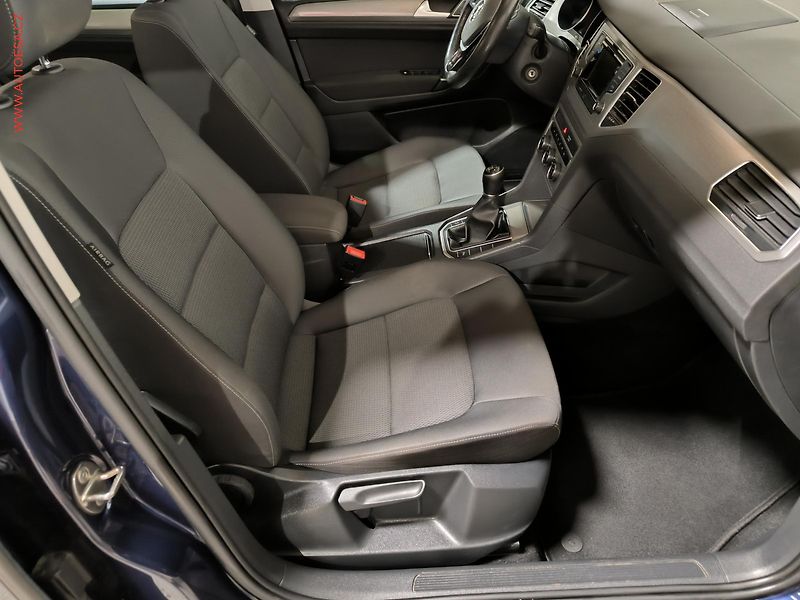 Volkswagen Golf Sportsvan (2015) 1.4 TSi, ČR, Comfortline, AC - fotka 12 z 17