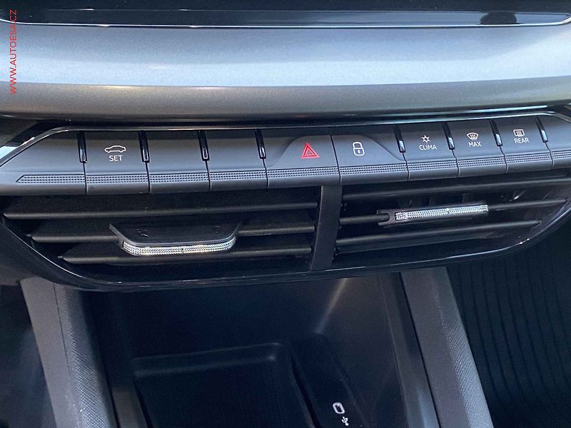Škoda Octavia (2020) 1.0 TSi, ČR, Active, navi - fotka 14 z 18