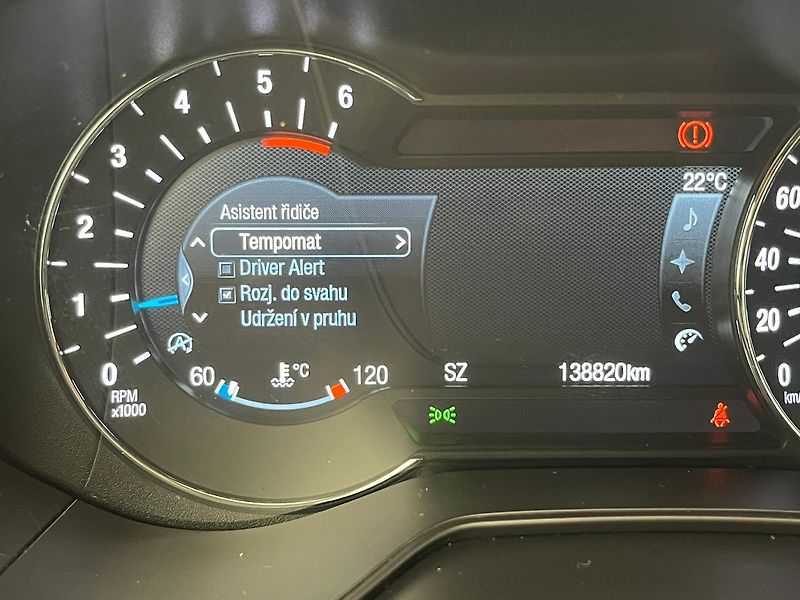 Ford Mondeo 2.0 EB Titanium manuál - fotka 54 z 69