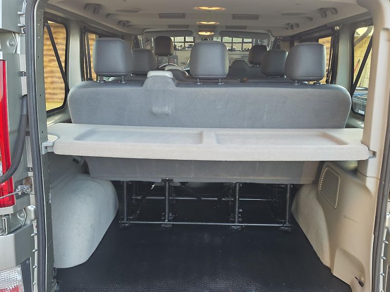 Renault Trafic 2.0dCi 84kW 9-MÍST*AC*TAŽNÉ* - fotka 26 z 42