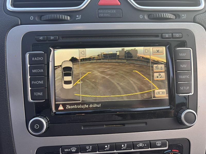 Volkswagen EOS (2012) VW Eos 2.0 TDI, DSG, 2012 - fotka 12 z 17