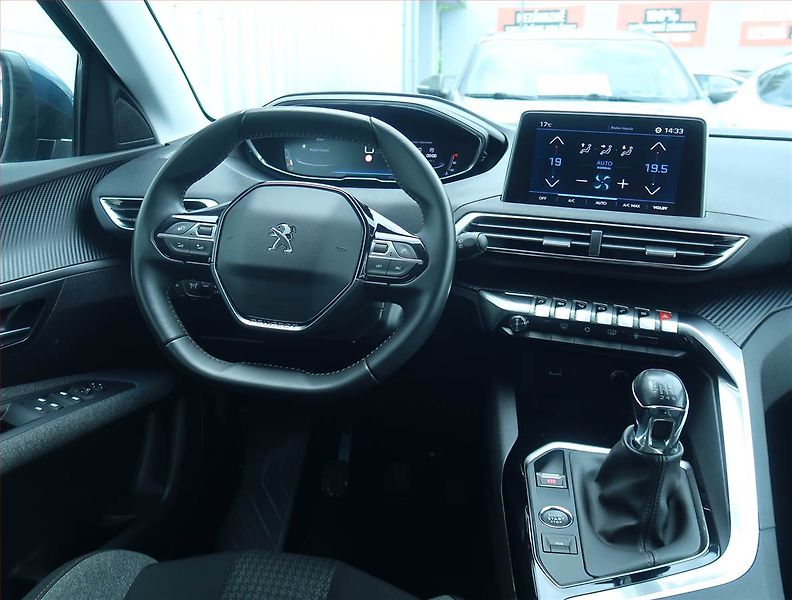 Peugeot 3008 (2021) 1.2 PureTech, Serv.kniha - fotka 7 z 16