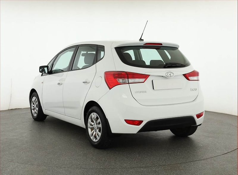 Hyundai ix20 (2016) 1.4 CVVT, Serv.kniha - fotka 4 z 13
