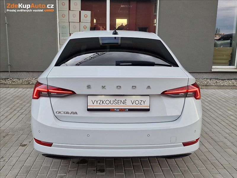 Škoda Octavia 2.0TDI Style, původ ČR,1.Maj. - fotka 9 z 50