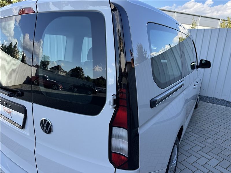 Volkswagen Caddy 2,0 TDI MAXI 7míst DPH 1maj ČR - fotka 16 z 50