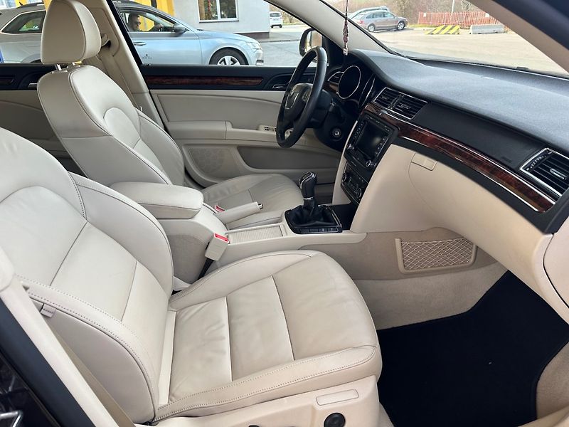 Škoda Superb (2012) 2.0TDi NAVI, SAMO.PARKOVANÍ - fotka 6 z 17