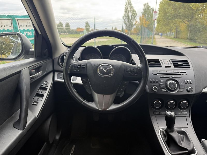 Mazda 3 1.6 MIRAI - fotka 23 z 31
