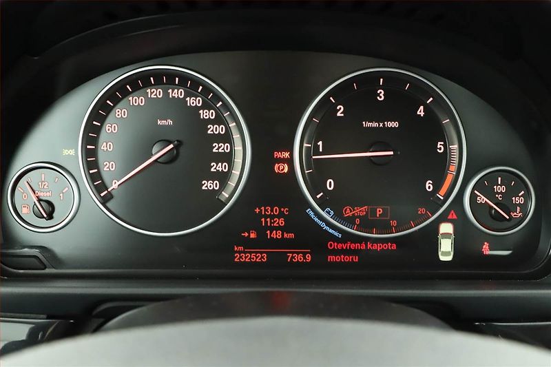 BMW Řada 5 (2013) 520d xDrive, 4X4, Automat, ČR - fotka 14 z 20