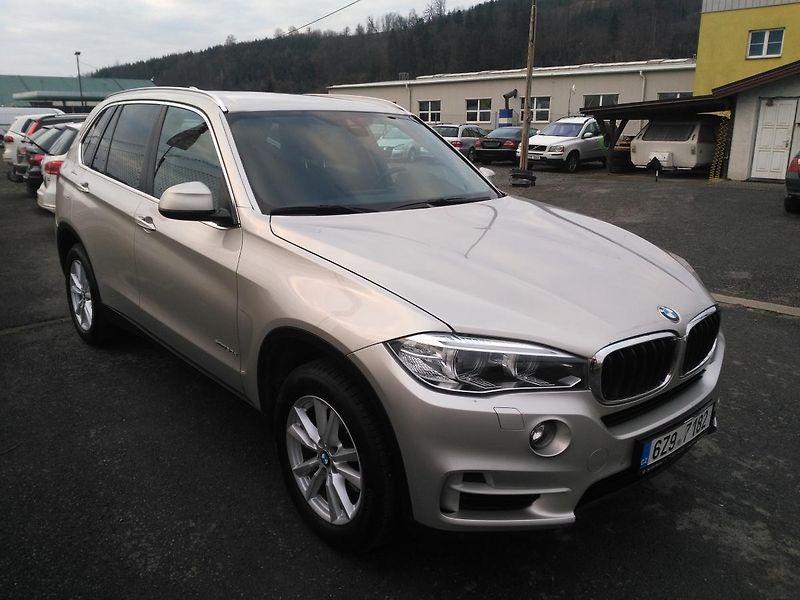BMW X5 3,0d xDrive - fotka 2 z 36