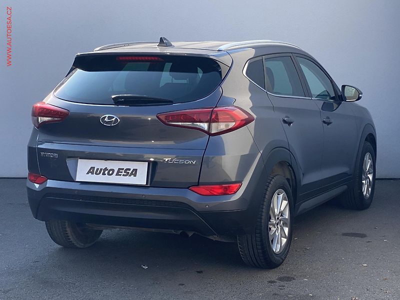 Hyundai Tucson (2016) 1.7 CRDi, Navi - fotka 4 z 19