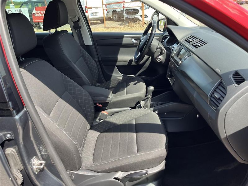Škoda Fabia 1,2 TSi STYLE KLIMA ČR 1.M DPH - fotka 11 z 45