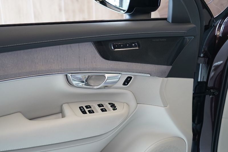 Volvo XC90 B5 PLUS Dark, Vzduch, 360° - fotka 23 z 53