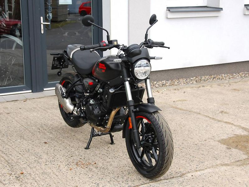 Royal Enfield (2026) Guerrilla 450 Apex Black - fotka 9 z 25