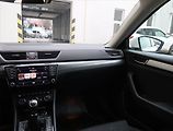 Škoda Superb (2016) Style 2.0 TDI, Navi, Xenony - náhled 8