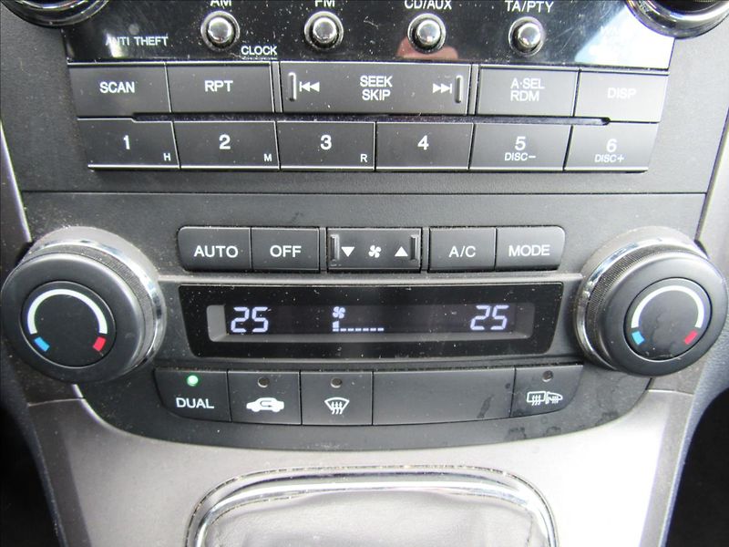 Honda CR-V 2,0 i-VTEC 4x4 Elegance - fotka 17 z 28