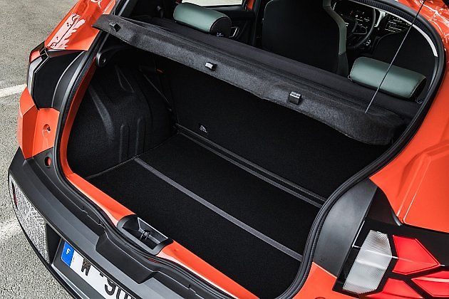 Zavazadlový prostor je ale poměrně solidní, zdroj: Se svolením Dacia