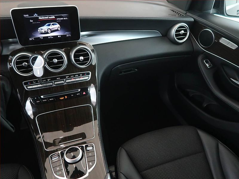 Mercedes-Benz GLC (2018) 350 d 4MATIC - fotka 8 z 12