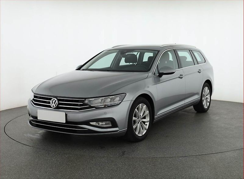 Volkswagen Passat (2020) Business 2.0 TDI, Automat - fotka 2 z 17