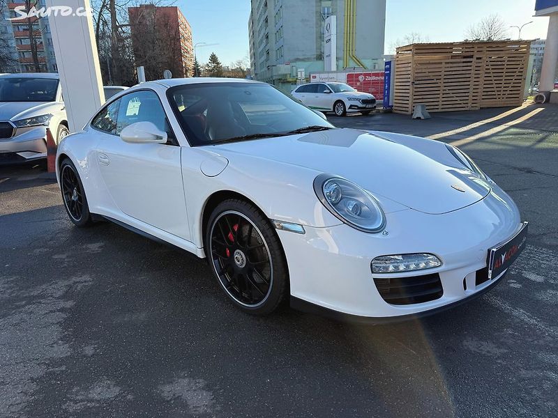 Porsche 911 4 GTS - fotka 4 z 38