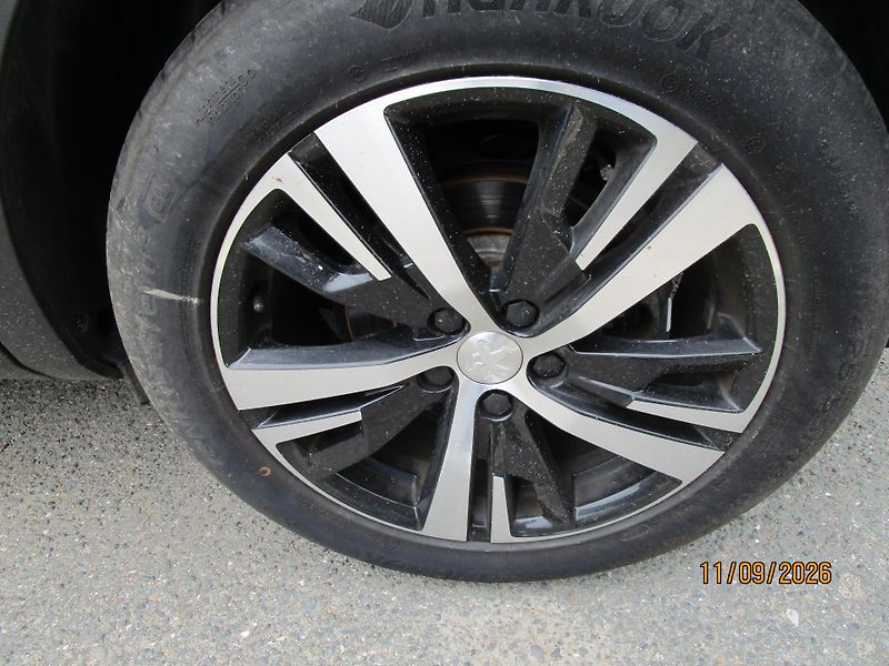 Peugeot 3008 (2021) GT 1,5 HDi - fotka 11 z 32